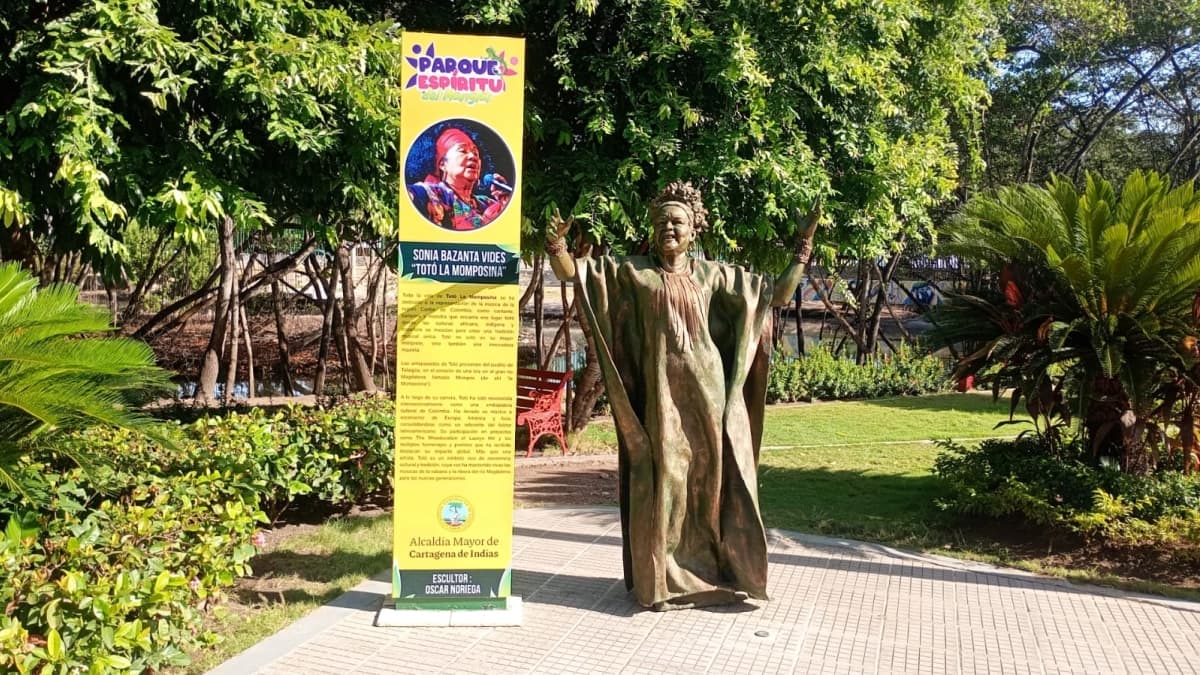 Cartagena despide a Totó La Momposina frente a la escultura que inmortalizó su legado en el Parque Espíritu del Manglar
