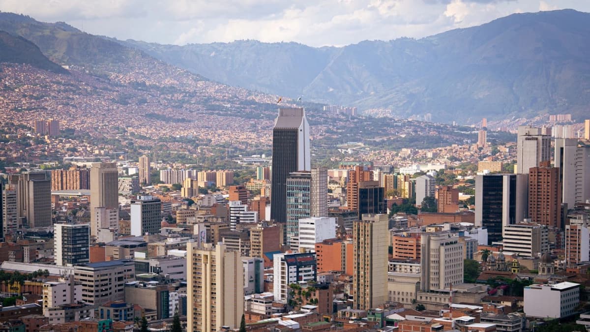 Los gremios empresariales de Antioquia reaccionan al triunfo de Abelardo De La Espriella: piden reformas fiscales y seguridad al nuevo Gobierno