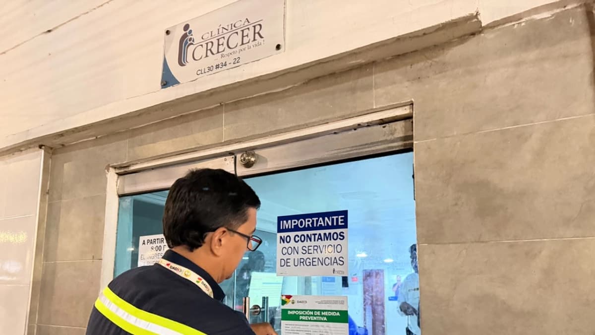 Sellan servicios de la Clínica Crecer tras parto de una mujer en la puerta del centro médico en Cartagena; DADIS detectó fallas de habilitación