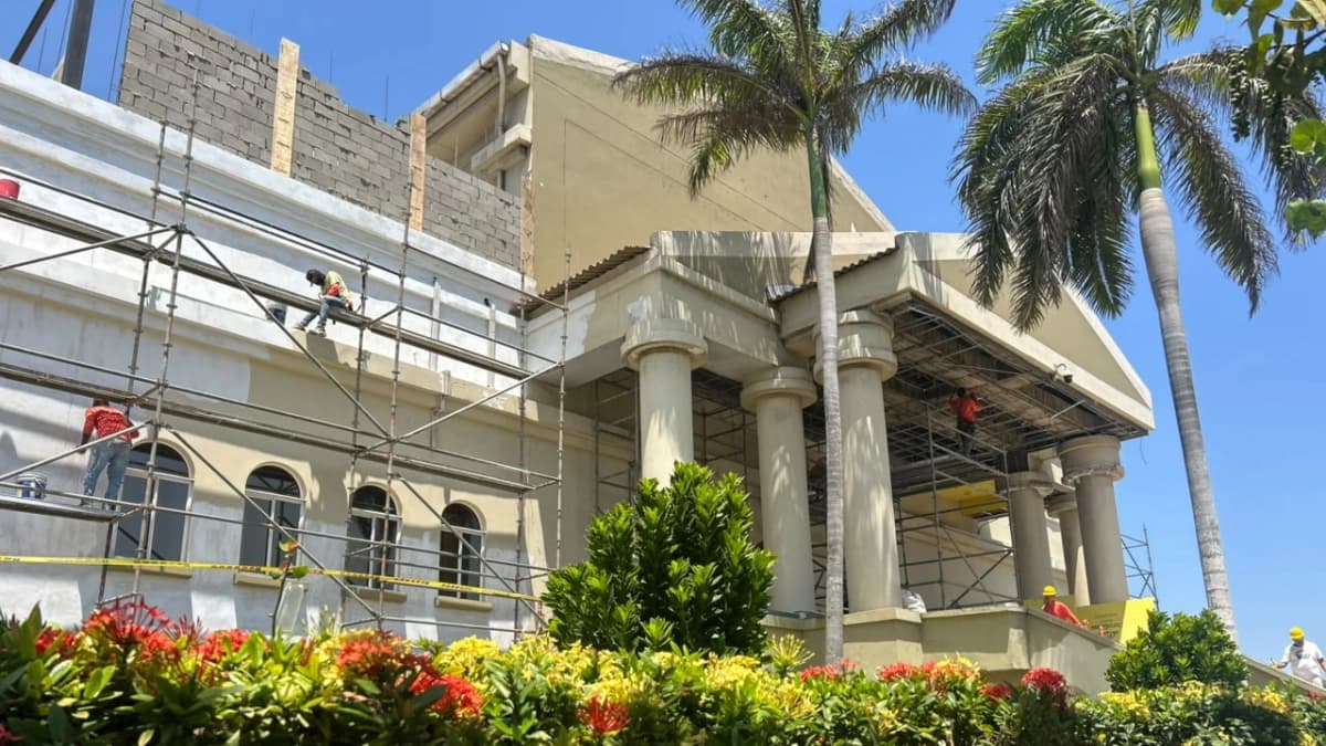 El Gobernador del Atlántico, Eduardo Verano, inspecciona obras de la futura sede presidencial de Abelardo de la Espriella en Barranquilla