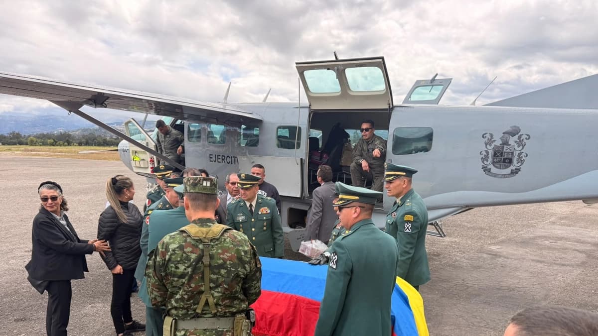 El último adiós al capitán Pirajón: Sogamoso recibió con honores al oficial asesinado en el ataque con drones explosivos en Ocaña, Norte de Santander