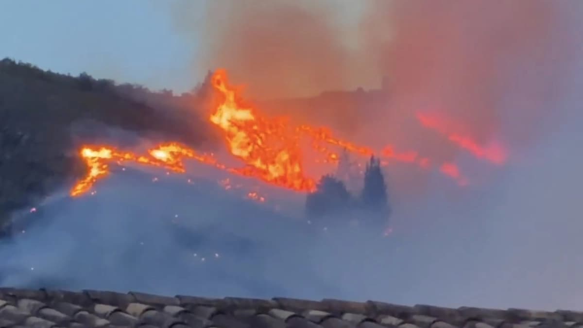 Grave incendio consume el cerro de San Marcos en Villa de Leyva, Boyacá: Bogotá enviará equipo de bomberos